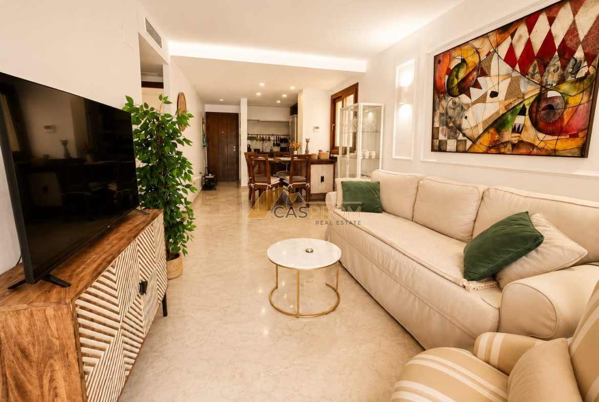 APARTAMENT Z WIDOKIEM NA BASEN W PRESTIŻOWYM KOMPLEKSIE, ZALEDWIE 250 M OD PLAŻY W PUNTA PRIMA