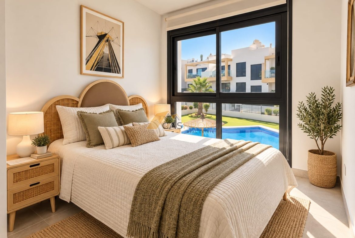 EKSKLUZYWNY GÓRNY BUNGALOW Z PRYWATNYM SOLARIUM W ORIHUELA COSTA