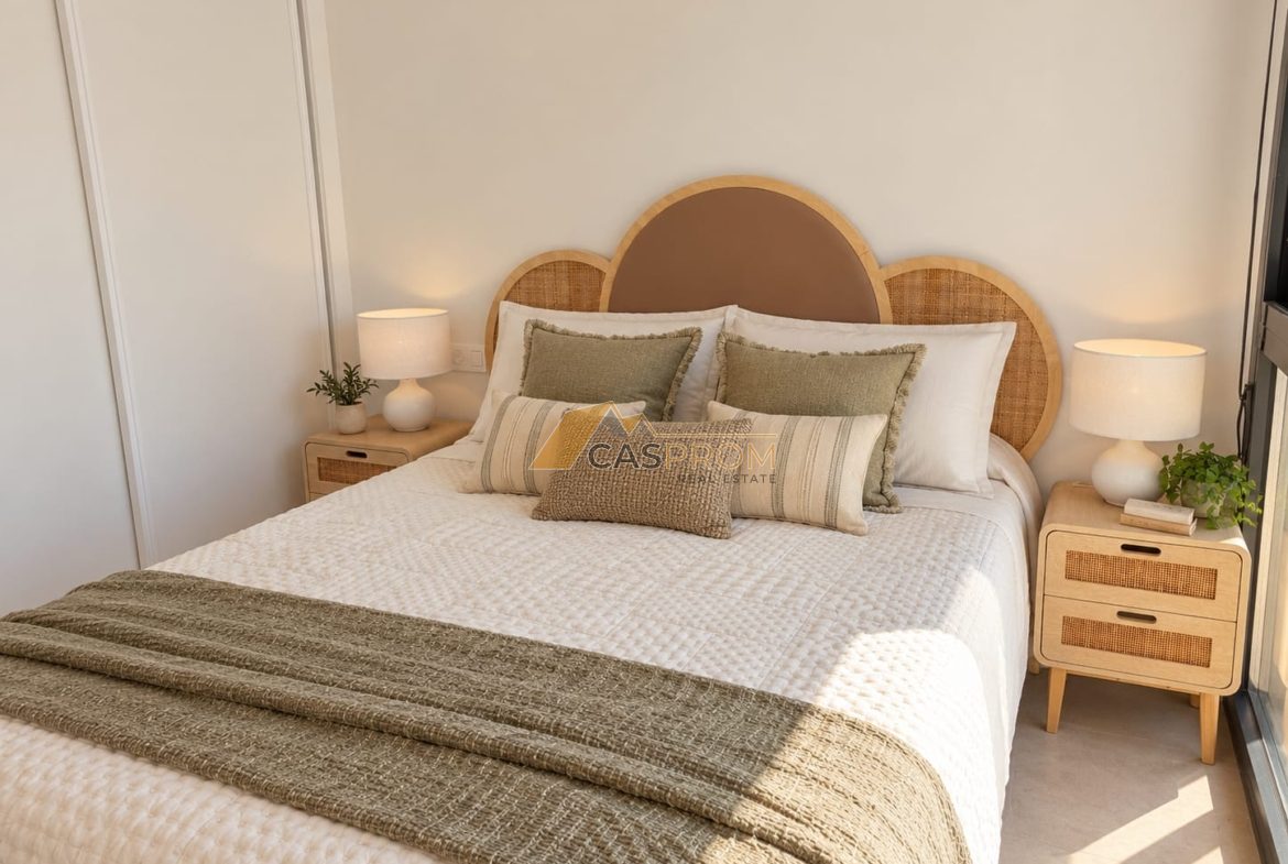 EKSKLUZYWNY GÓRNY BUNGALOW Z PRYWATNYM SOLARIUM W ORIHUELA COSTA