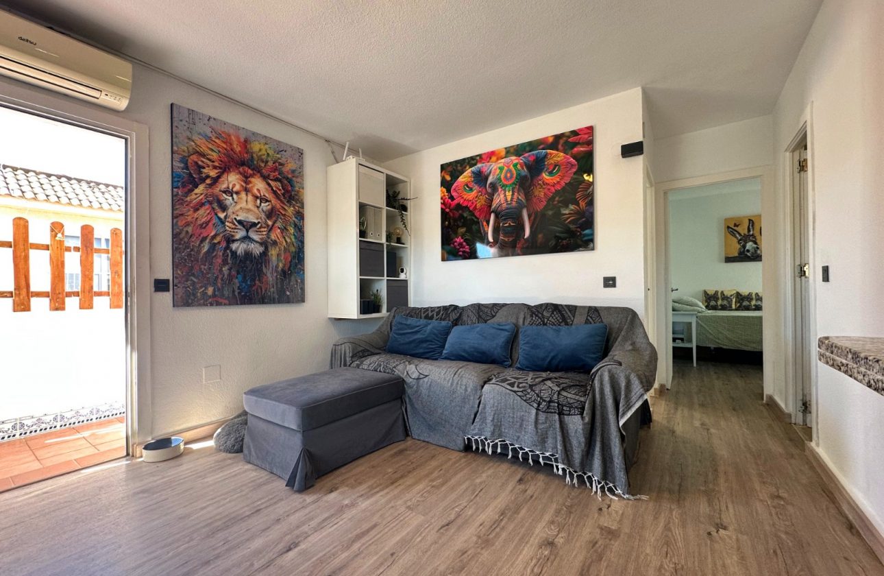 PRZYTULNY BUNGALOW Z PRYWATNYM OGRODEM I TARASEM W CABO ROIG – ORIHUELA COSTA