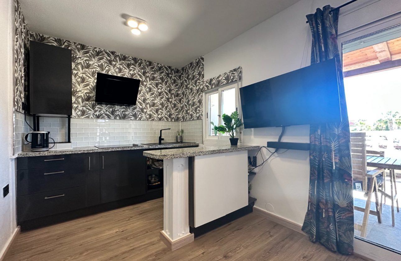 PRZYTULNY BUNGALOW Z PRYWATNYM OGRODEM I TARASEM W CABO ROIG – ORIHUELA COSTA