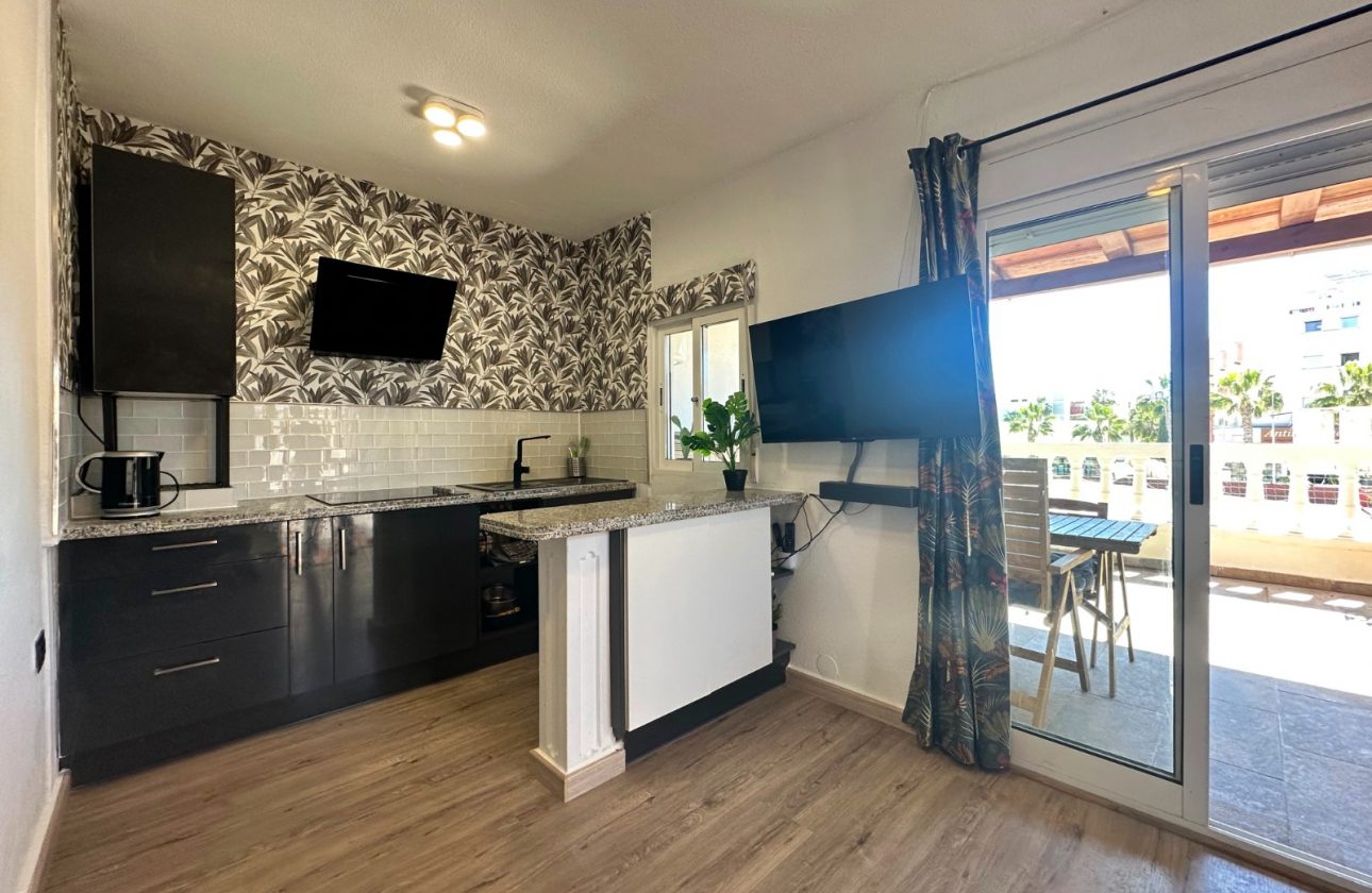 PRZYTULNY BUNGALOW Z PRYWATNYM OGRODEM I TARASEM W CABO ROIG – ORIHUELA COSTA