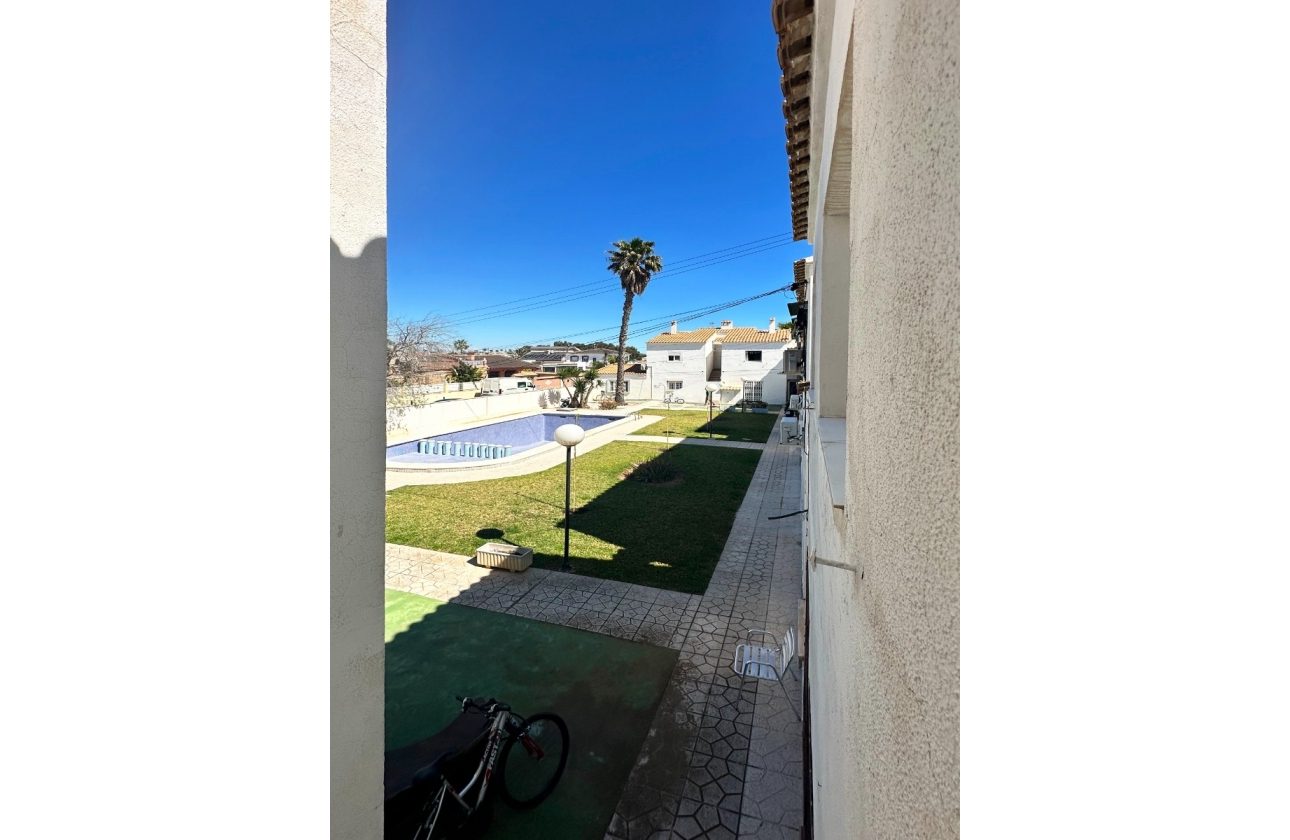PRZYTULNY BUNGALOW Z PRYWATNYM OGRODEM I TARASEM W CABO ROIG – ORIHUELA COSTA