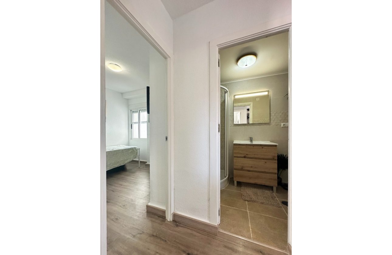 PRZYTULNY BUNGALOW Z PRYWATNYM OGRODEM I TARASEM W CABO ROIG – ORIHUELA COSTA