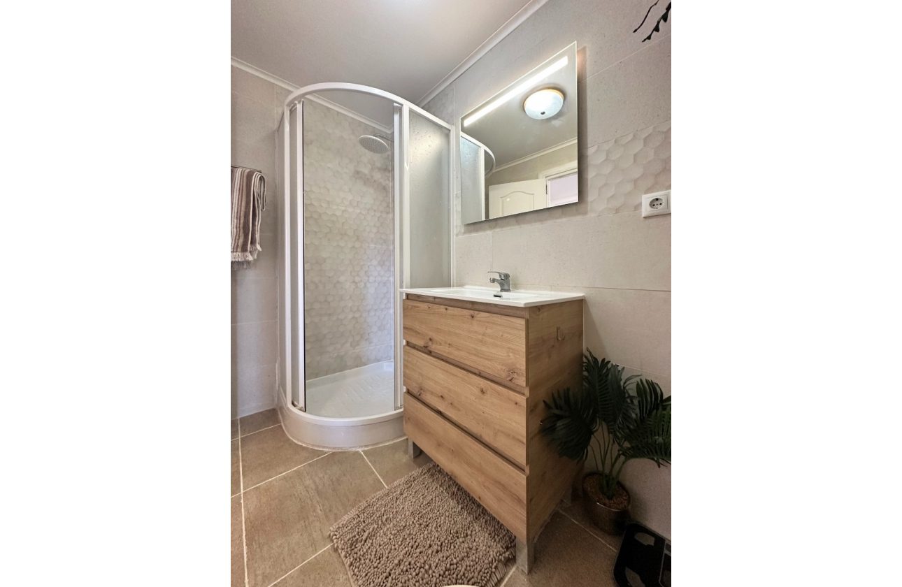 PRZYTULNY BUNGALOW Z PRYWATNYM OGRODEM I TARASEM W CABO ROIG – ORIHUELA COSTA