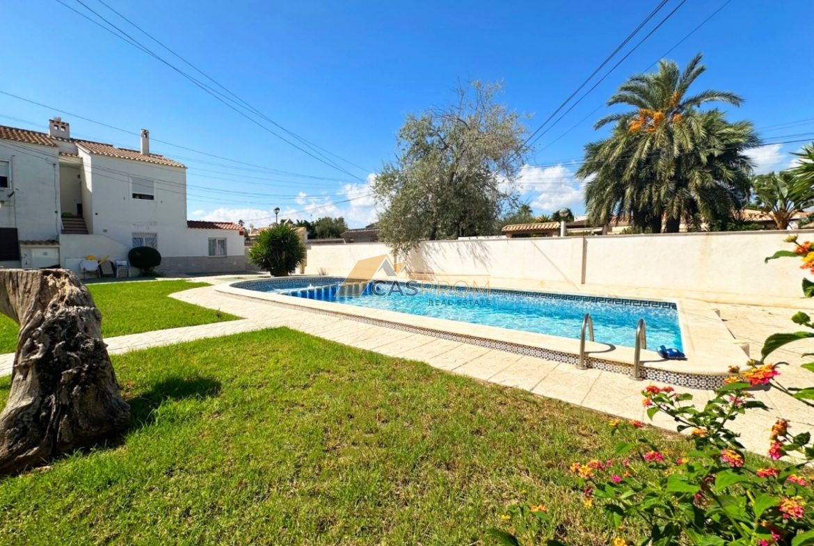 PRZYTULNY BUNGALOW Z PRYWATNYM OGRODEM I TARASEM W CABO ROIG – ORIHUELA COSTA