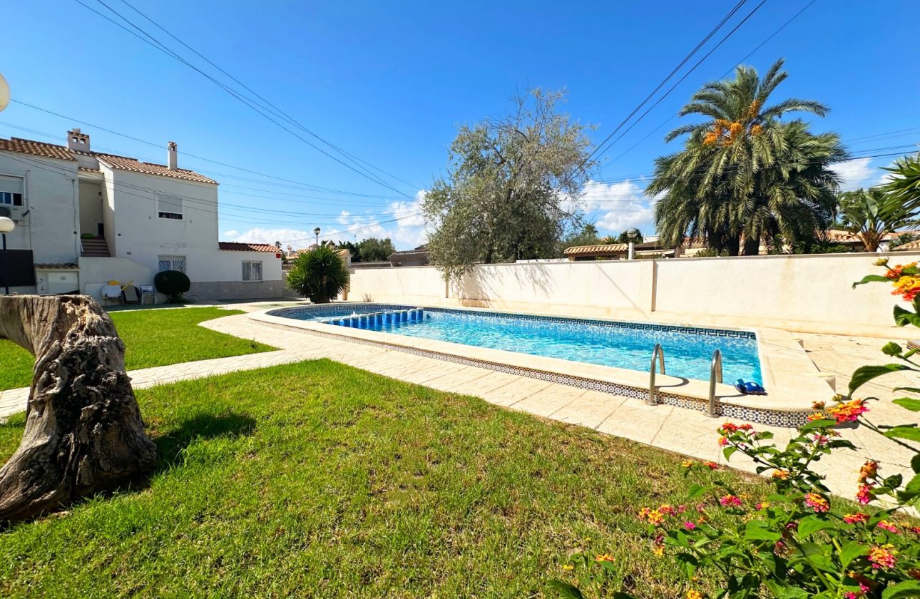 PRZYTULNY BUNGALOW Z PRYWATNYM OGRODEM I TARASEM W CABO ROIG – ORIHUELA COSTA