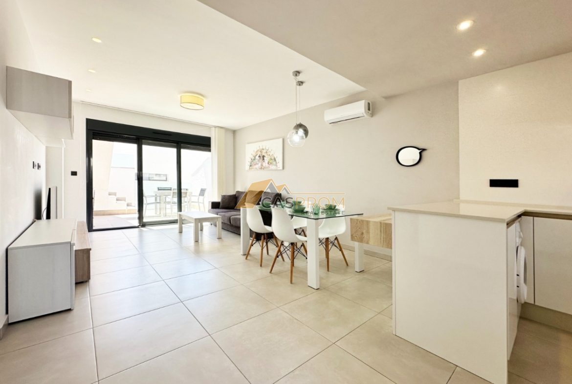 WYJĄTKOWY APARTAMENT Z PRYWATNYM SOLARIUM W EL RASO – GUARDAMAR DEL SEGURA