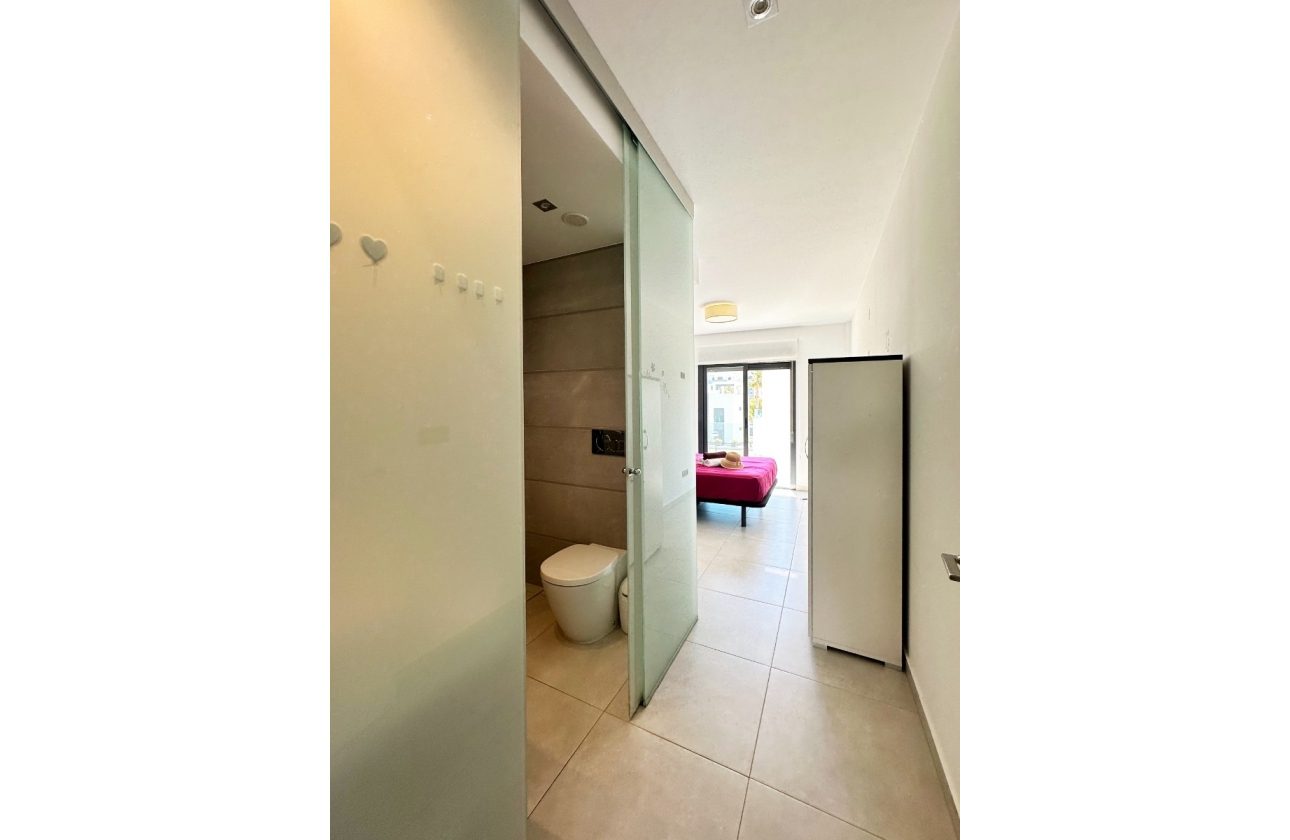 WYJĄTKOWY APARTAMENT Z PRYWATNYM SOLARIUM W EL RASO – GUARDAMAR DEL SEGURA