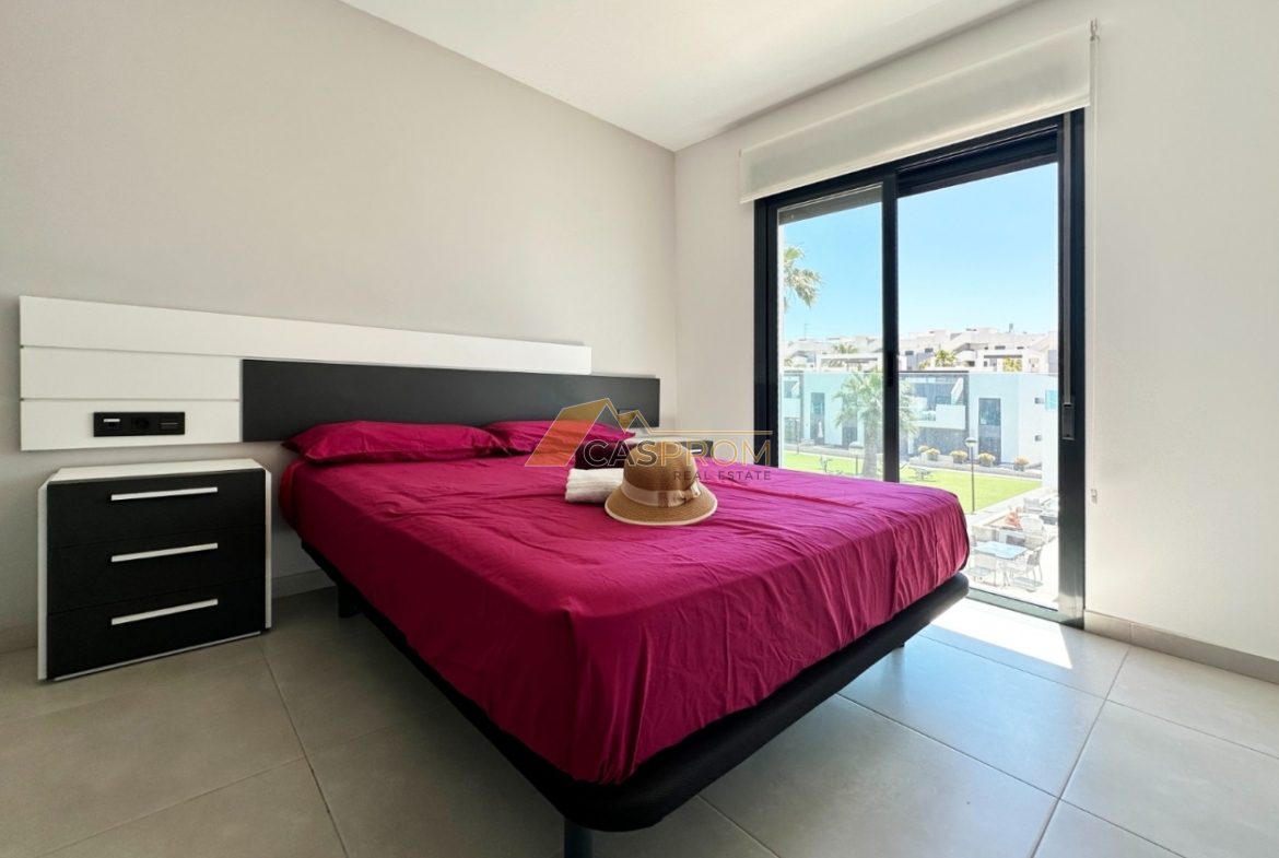 WYJĄTKOWY APARTAMENT Z PRYWATNYM SOLARIUM W EL RASO – GUARDAMAR DEL SEGURA
