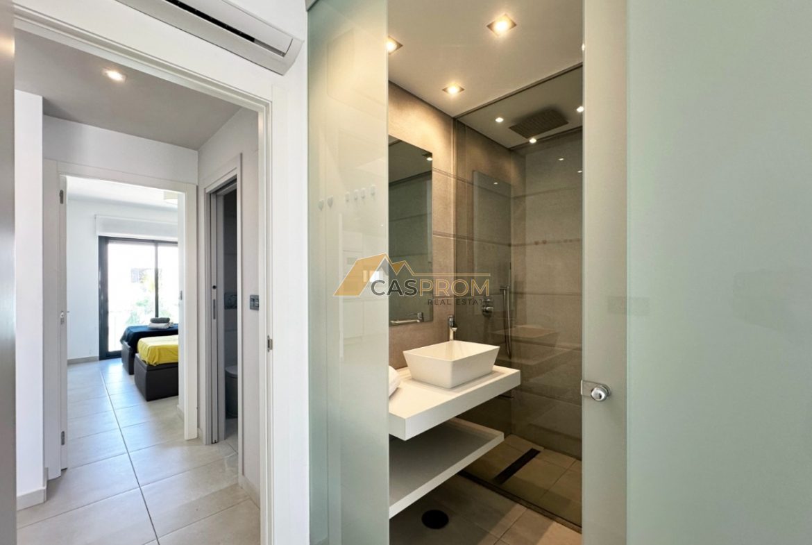 WYJĄTKOWY APARTAMENT Z PRYWATNYM SOLARIUM W EL RASO – GUARDAMAR DEL SEGURA