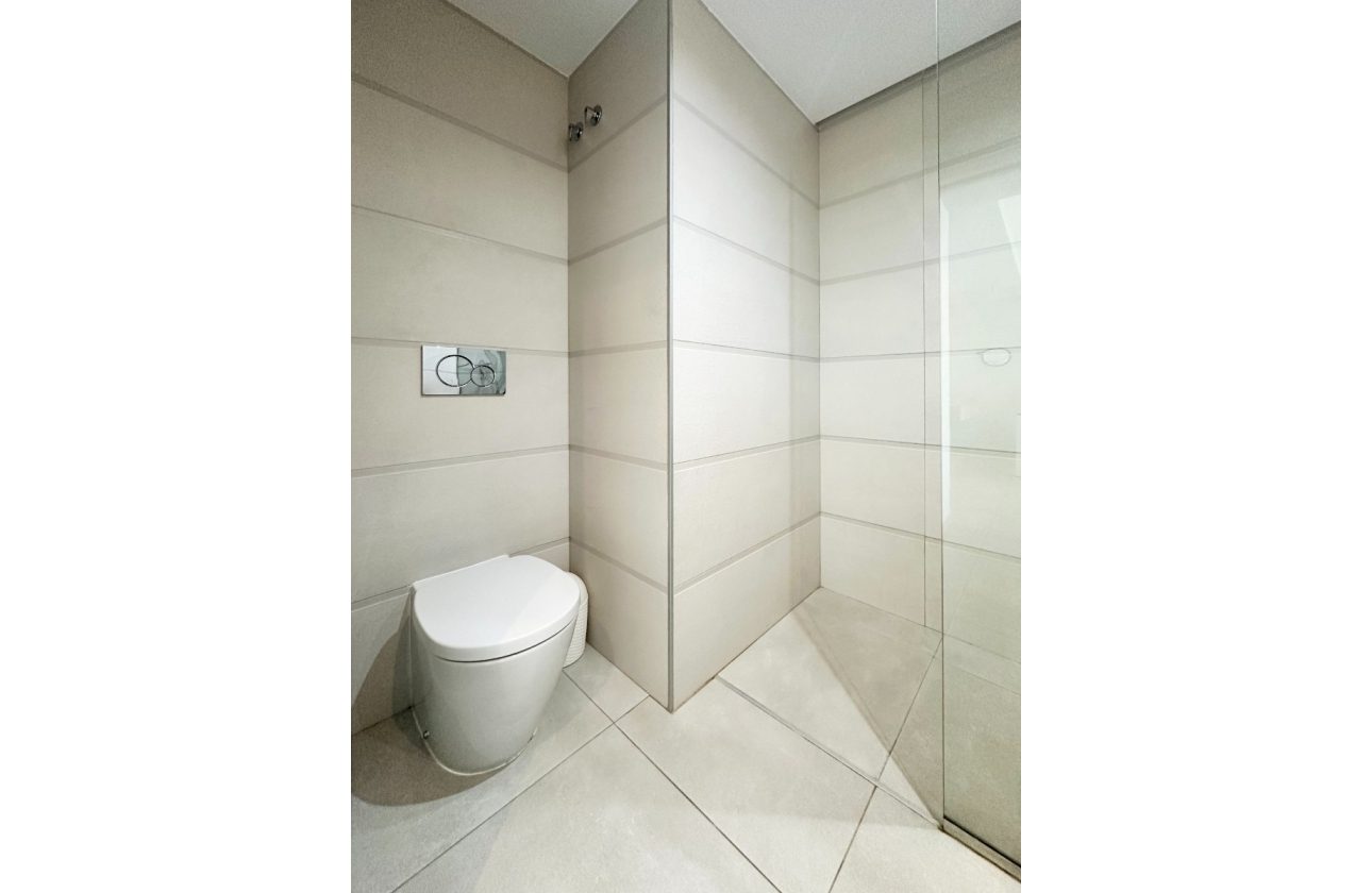 WYJĄTKOWY APARTAMENT Z PRYWATNYM SOLARIUM W EL RASO – GUARDAMAR DEL SEGURA