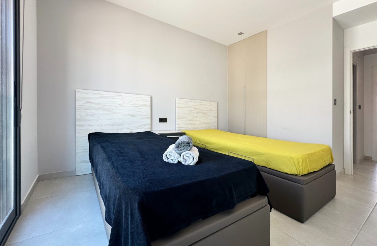 WYJĄTKOWY APARTAMENT Z PRYWATNYM SOLARIUM W EL RASO – GUARDAMAR DEL SEGURA