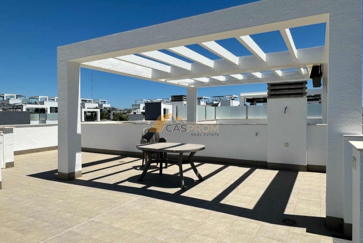 WYJĄTKOWY APARTAMENT Z PRYWATNYM SOLARIUM W EL RASO – GUARDAMAR DEL SEGURA