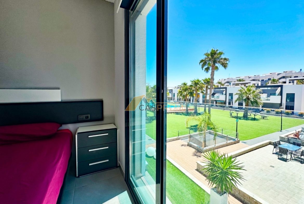 WYJĄTKOWY APARTAMENT Z PRYWATNYM SOLARIUM W EL RASO – GUARDAMAR DEL SEGURA