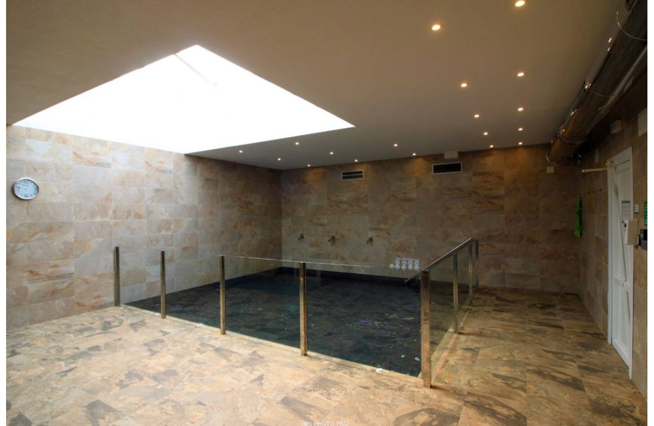 WYJĄTKOWY APARTAMENT Z PRYWATNYM SOLARIUM W EL RASO – GUARDAMAR DEL SEGURA