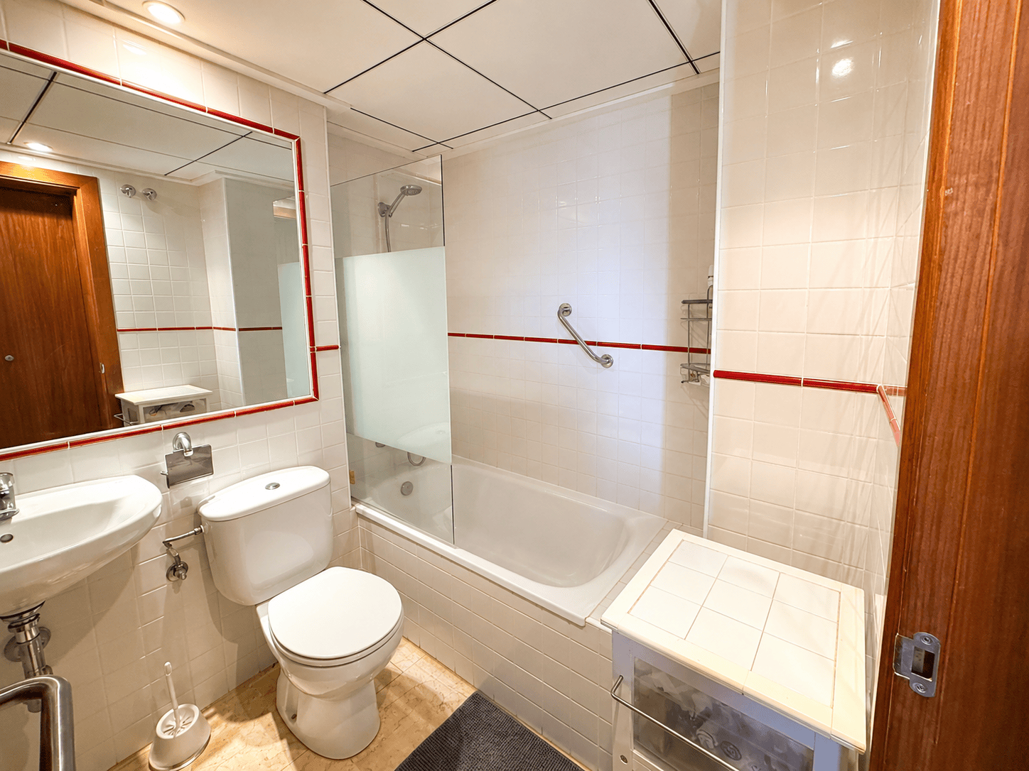 PRZESTRONNY APARTAMENT Z DWOMA TARASAMI BLISKO MORZA W PUNTA PRIMA