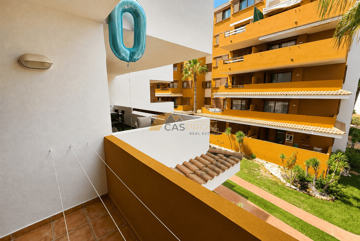 PRZESTRONNY APARTAMENT Z DWOMA TARASAMI BLISKO MORZA W PUNTA PRIMA