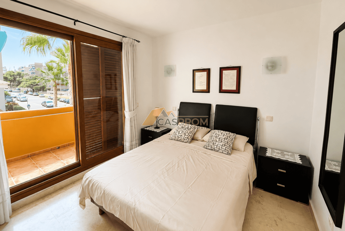 PRZESTRONNY APARTAMENT Z DWOMA TARASAMI BLISKO MORZA W PUNTA PRIMA