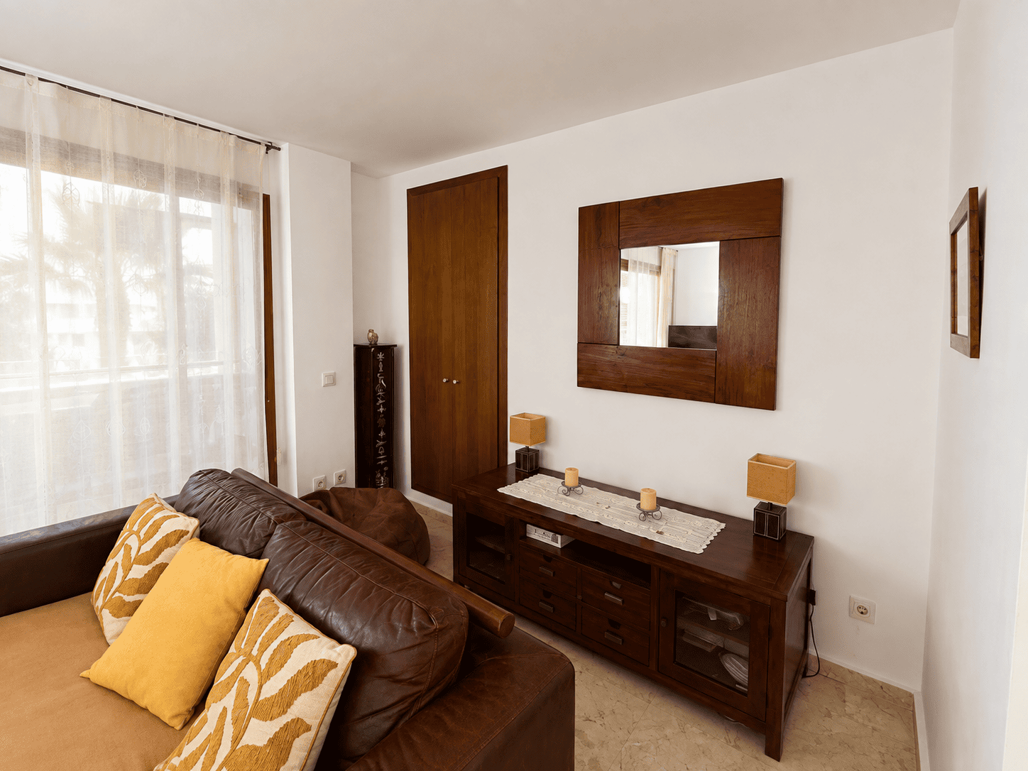 PRZESTRONNY APARTAMENT Z DWOMA TARASAMI BLISKO MORZA W PUNTA PRIMA