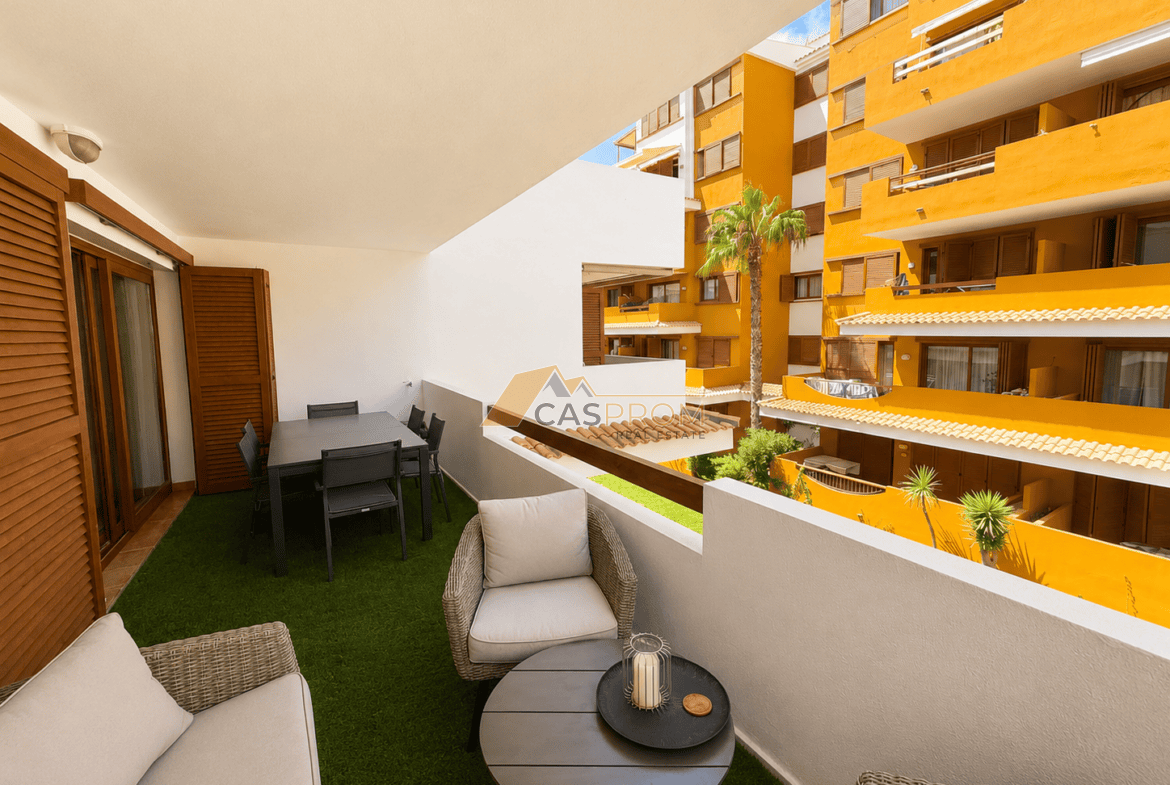 PRZESTRONNY APARTAMENT Z DWOMA TARASAMI BLISKO MORZA W PUNTA PRIMA