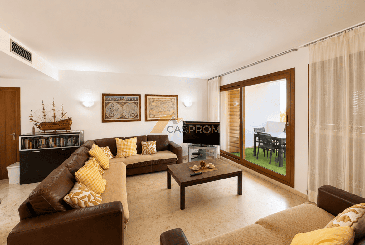 PRZESTRONNY APARTAMENT Z DWOMA TARASAMI BLISKO MORZA W PUNTA PRIMA