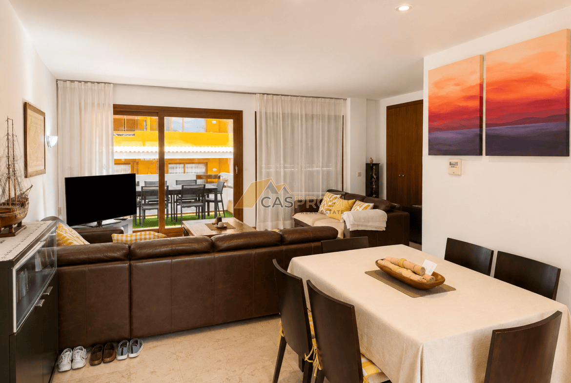 PRZESTRONNY APARTAMENT Z DWOMA TARASAMI BLISKO MORZA W PUNTA PRIMA