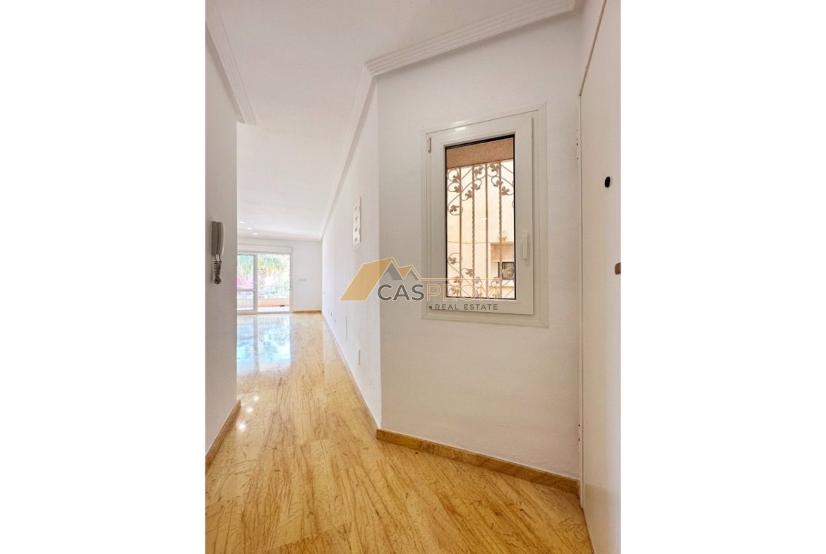 APARTAMENT NA PARTERZE Z PRYWATNĄ PRZESTRZENIĄ ZEWNĘTRZNĄ, 500 M OD MORZA W AGUAMARINA, CABO ROIG