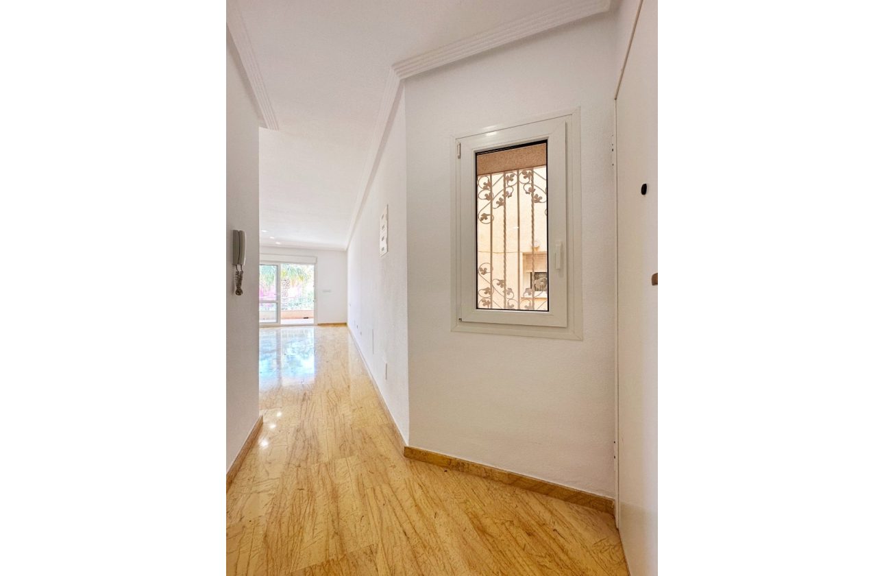 156073_lg APARTAMENT NA PARTERZE Z PRYWATNĄ PRZESTRZENIĄ ZEWNĘTRZNĄ, 500 M OD MORZA W AGUAMARINA, CABO ROIG