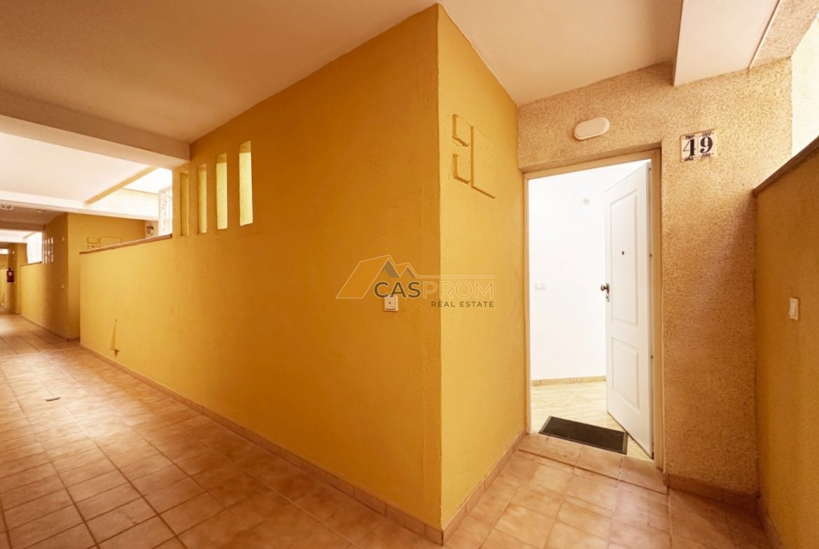 APARTAMENT NA PARTERZE Z PRYWATNĄ PRZESTRZENIĄ ZEWNĘTRZNĄ, 500 M OD MORZA W AGUAMARINA, CABO ROIG