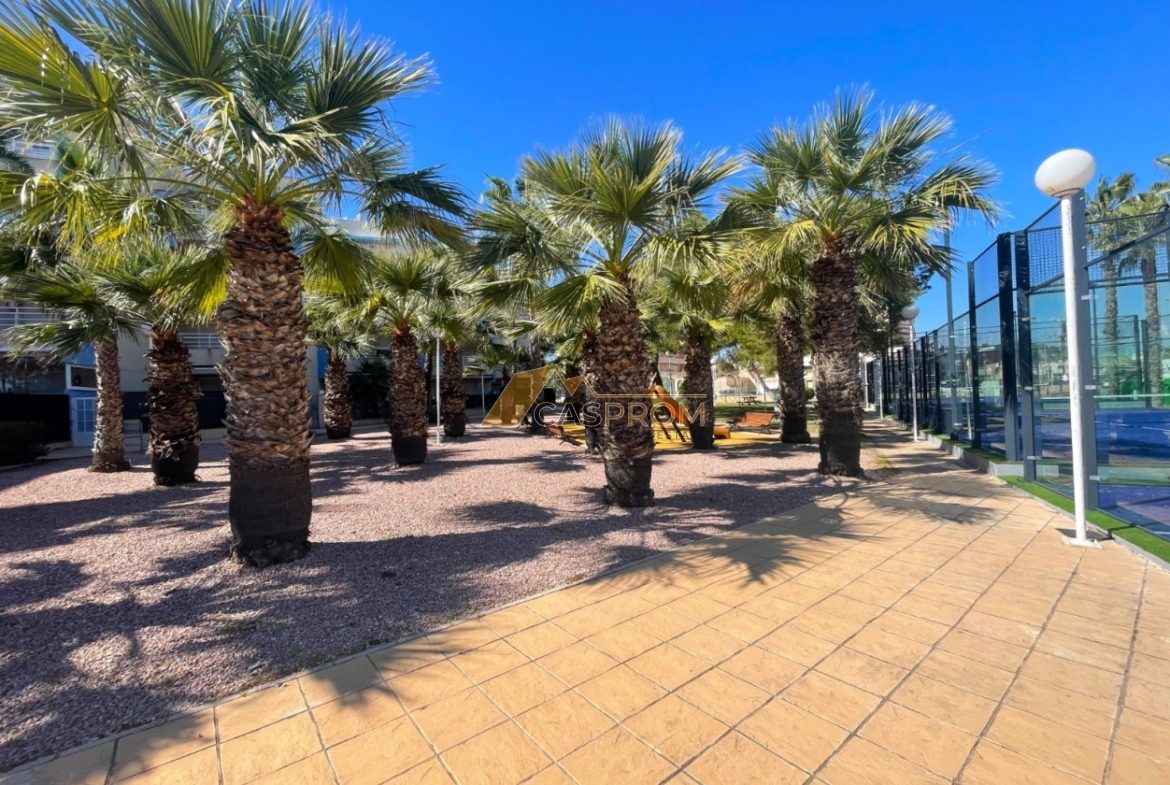APARTAMENT NA PARTERZE Z PRYWATNĄ PRZESTRZENIĄ ZEWNĘTRZNĄ, 500 M OD MORZA W AGUAMARINA, CABO ROIG