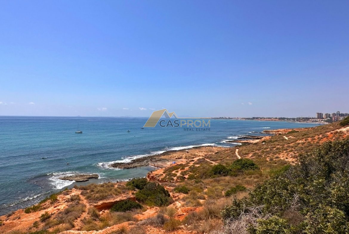 APARTAMENT NA PARTERZE Z PRYWATNĄ PRZESTRZENIĄ ZEWNĘTRZNĄ, 500 M OD MORZA W AGUAMARINA, CABO ROIG
