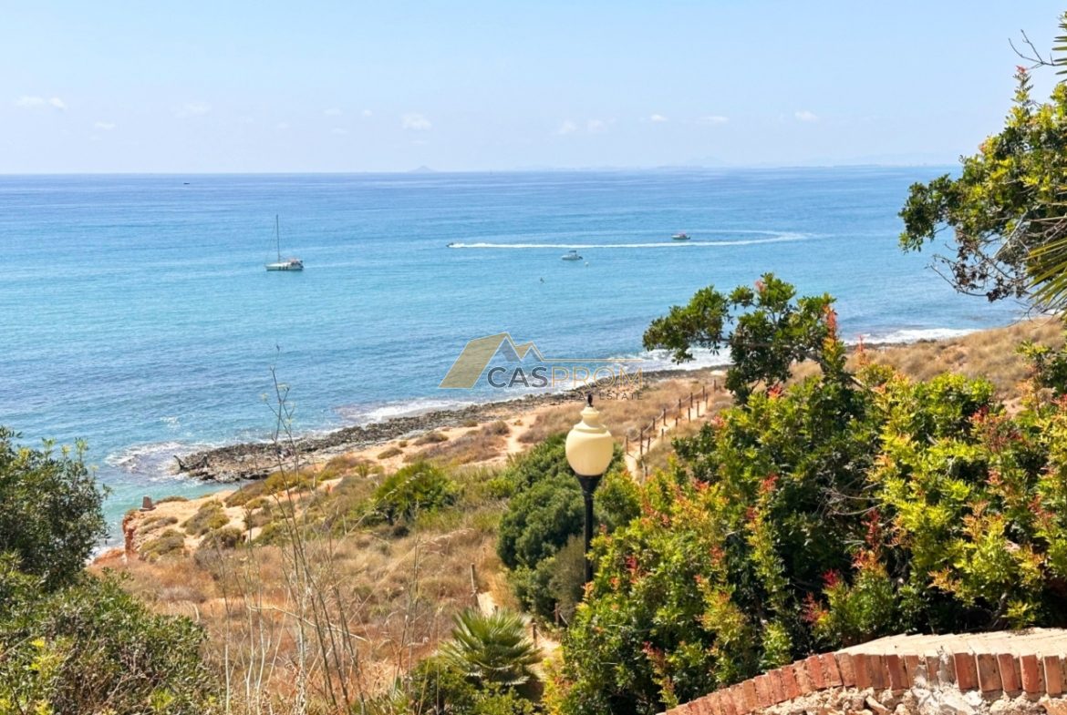 APARTAMENT NA PARTERZE Z PRYWATNĄ PRZESTRZENIĄ ZEWNĘTRZNĄ, 500 M OD MORZA W AGUAMARINA, CABO ROIG