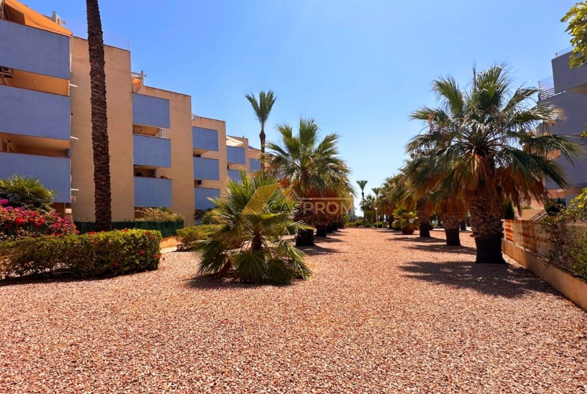 APARTAMENT NA PARTERZE Z PRYWATNĄ PRZESTRZENIĄ ZEWNĘTRZNĄ, 500 M OD MORZA W AGUAMARINA, CABO ROIG