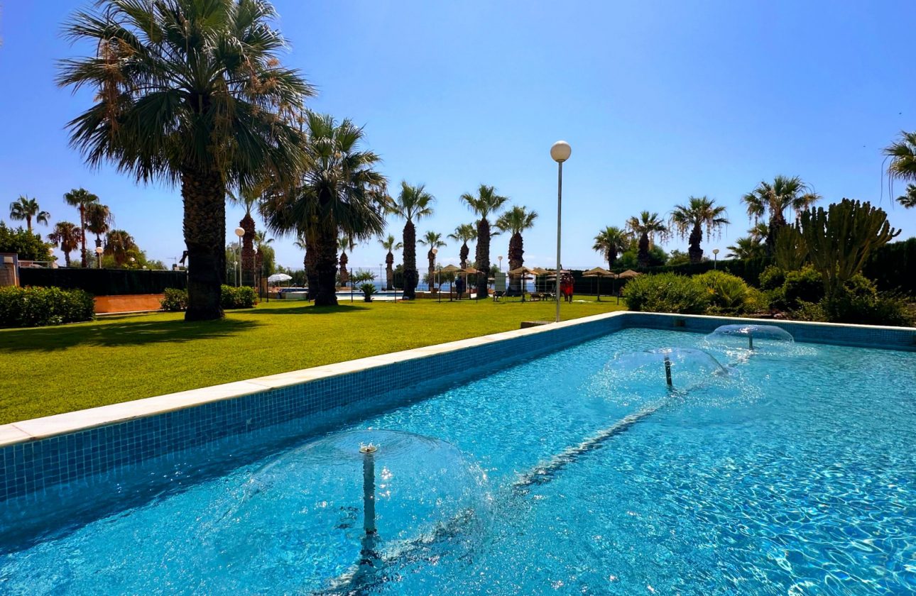 156101_lg APARTAMENT NA PARTERZE Z PRYWATNĄ PRZESTRZENIĄ ZEWNĘTRZNĄ, 500 M OD MORZA W AGUAMARINA, CABO ROIG