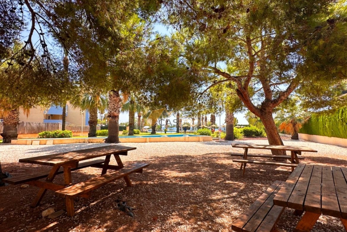 APARTAMENT NA PARTERZE Z PRYWATNĄ PRZESTRZENIĄ ZEWNĘTRZNĄ, 500 M OD MORZA W AGUAMARINA, CABO ROIG
