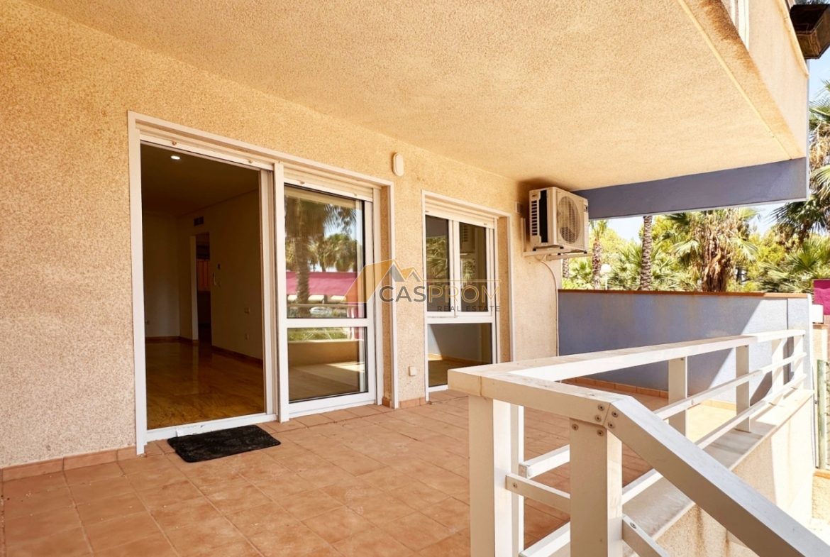 APARTAMENT NA PARTERZE Z PRYWATNĄ PRZESTRZENIĄ ZEWNĘTRZNĄ, 500 M OD MORZA W AGUAMARINA, CABO ROIG