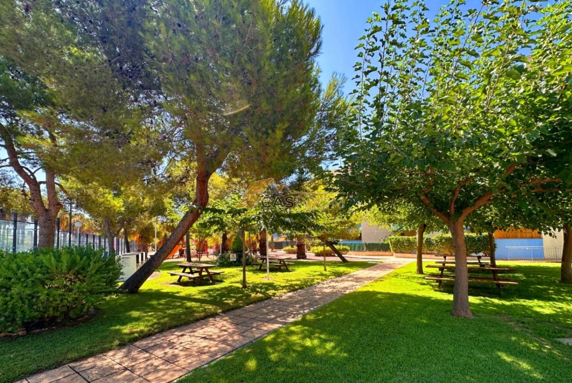 APARTAMENT NA PARTERZE Z PRYWATNĄ PRZESTRZENIĄ ZEWNĘTRZNĄ, 500 M OD MORZA W AGUAMARINA, CABO ROIG