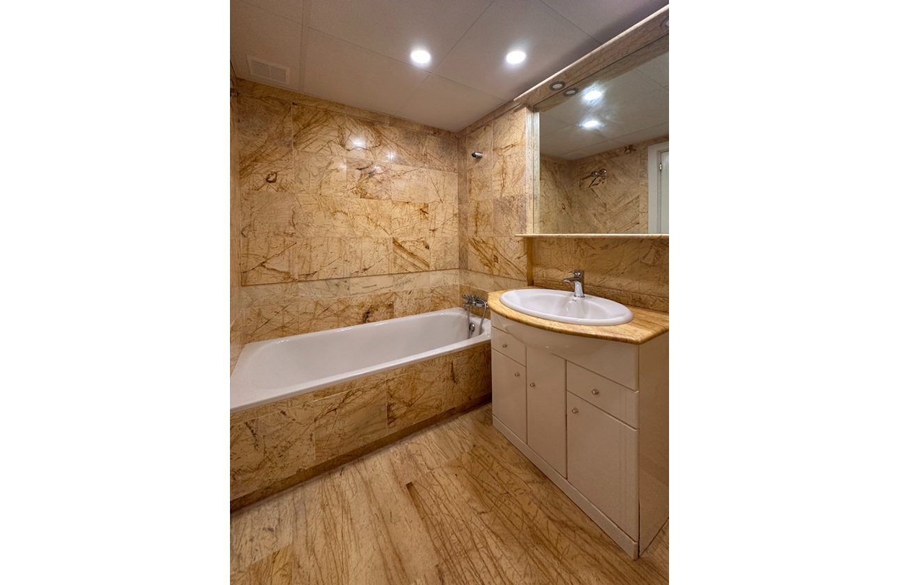 156110_lg APARTAMENT NA PARTERZE Z PRYWATNĄ PRZESTRZENIĄ ZEWNĘTRZNĄ, 500 M OD MORZA W AGUAMARINA, CABO ROIG