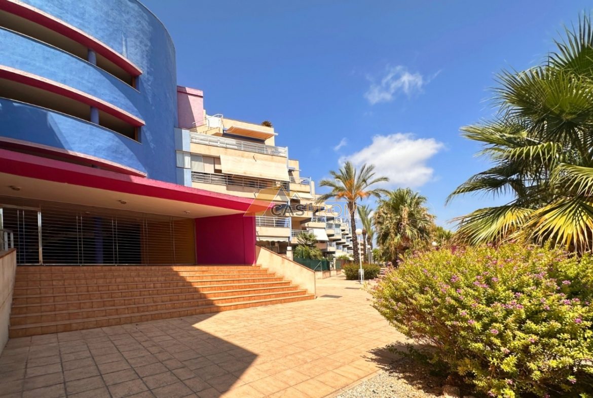 APARTAMENT NA PARTERZE Z PRYWATNĄ PRZESTRZENIĄ ZEWNĘTRZNĄ, 500 M OD MORZA W AGUAMARINA, CABO ROIG