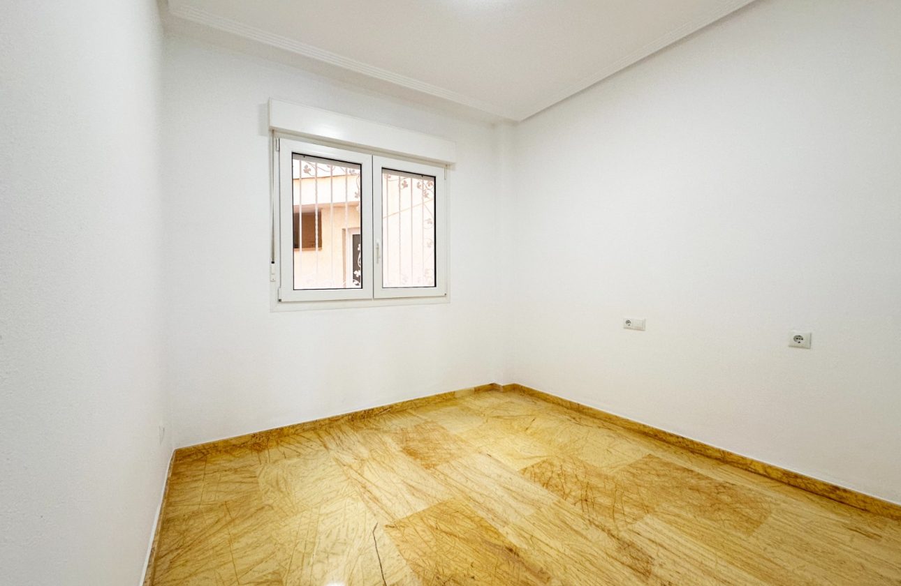 156118_lg APARTAMENT NA PARTERZE Z PRYWATNĄ PRZESTRZENIĄ ZEWNĘTRZNĄ, 500 M OD MORZA W AGUAMARINA, CABO ROIG