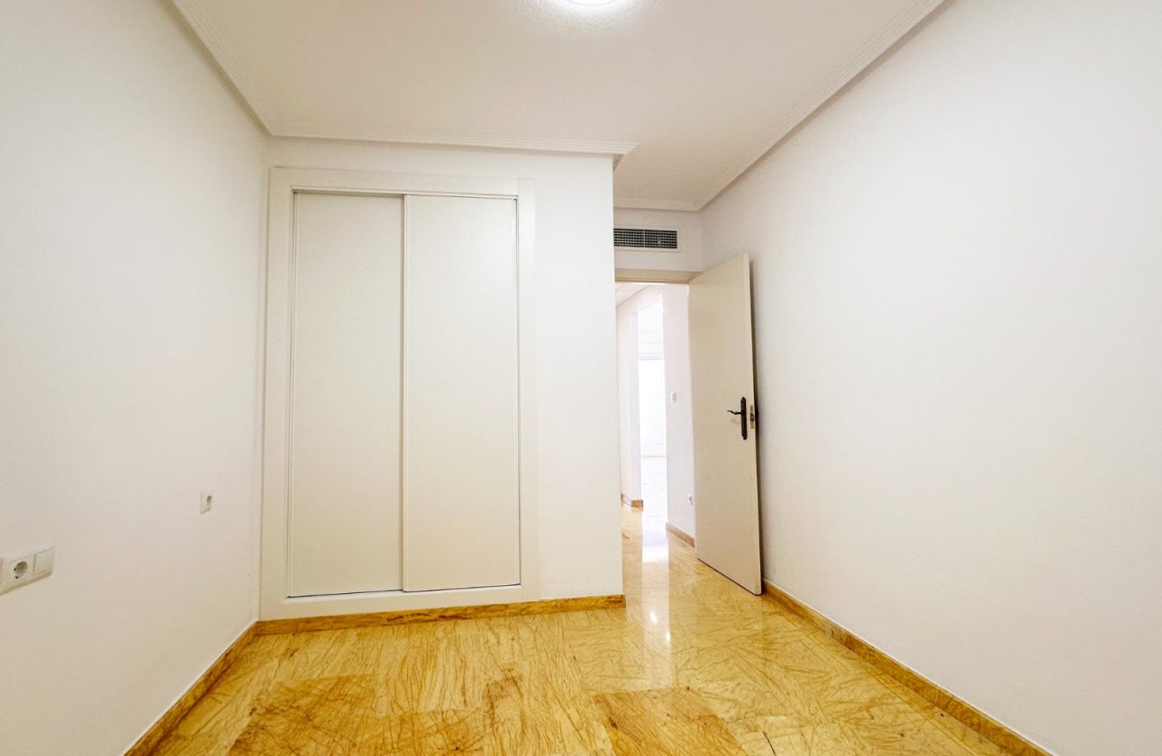 156119_lg APARTAMENT NA PARTERZE Z PRYWATNĄ PRZESTRZENIĄ ZEWNĘTRZNĄ, 500 M OD MORZA W AGUAMARINA, CABO ROIG