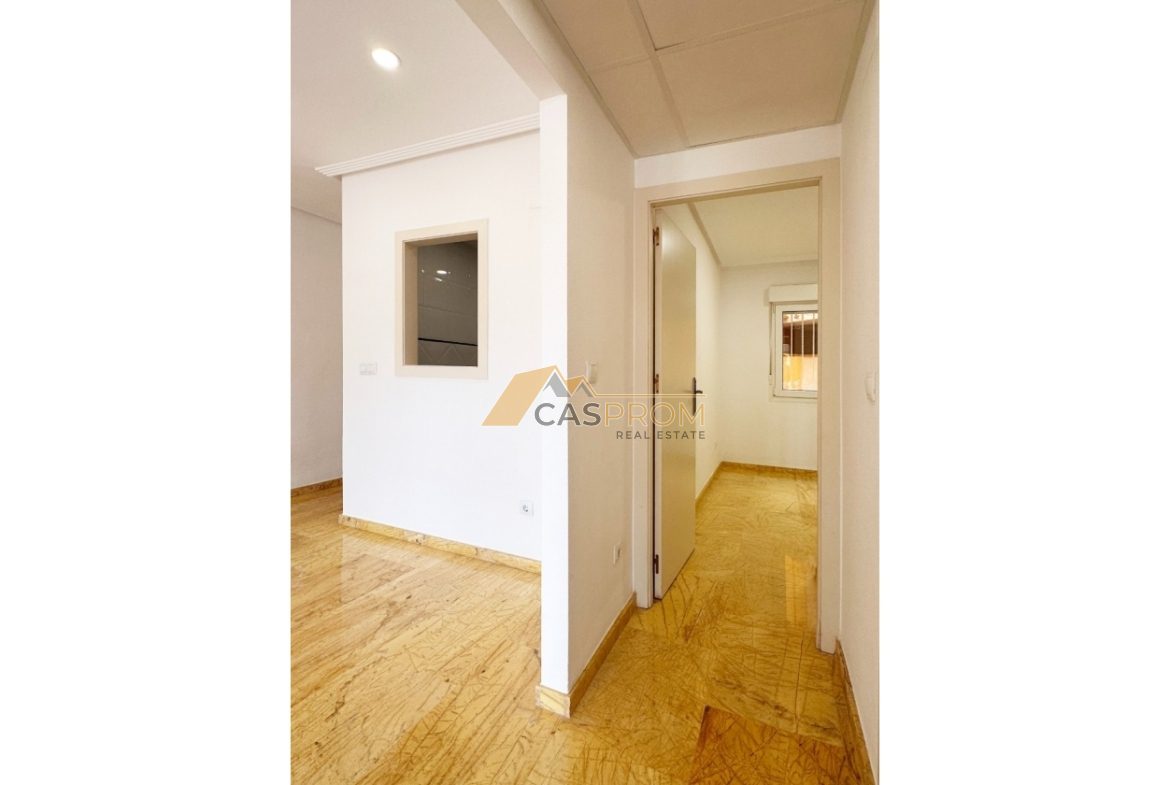APARTAMENT NA PARTERZE Z PRYWATNĄ PRZESTRZENIĄ ZEWNĘTRZNĄ, 500 M OD MORZA W AGUAMARINA, CABO ROIG