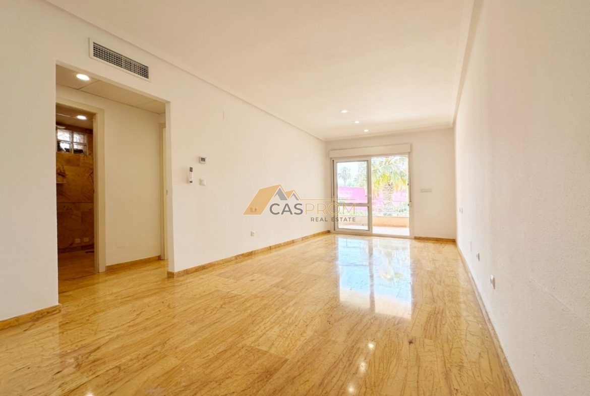 APARTAMENT NA PARTERZE Z PRYWATNĄ PRZESTRZENIĄ ZEWNĘTRZNĄ, 500 M OD MORZA W AGUAMARINA, CABO ROIG
