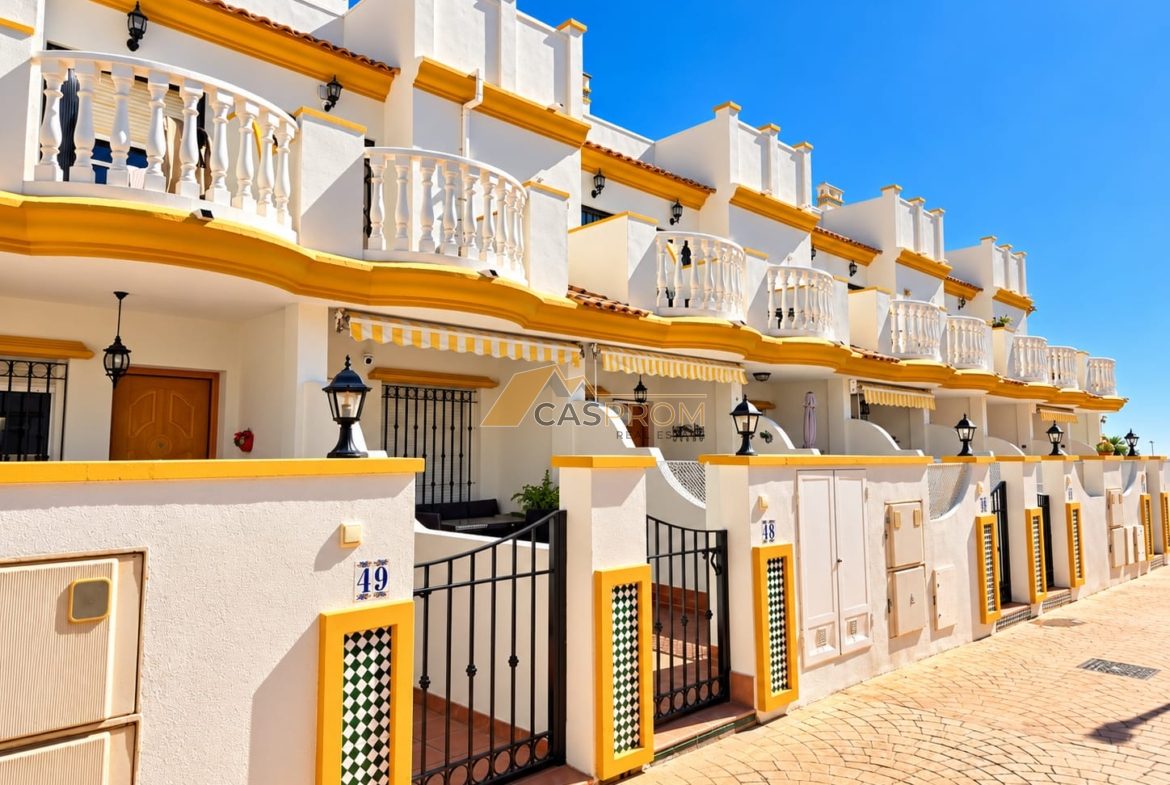 PRZYTULNY DOM SZEREGOWY Z WIDOKIEM NA MORZE W CABO ROIG