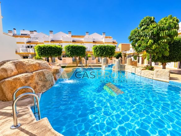 PRZYTULNY DOM SZEREGOWY Z WIDOKIEM NA MORZE W CABO ROIG