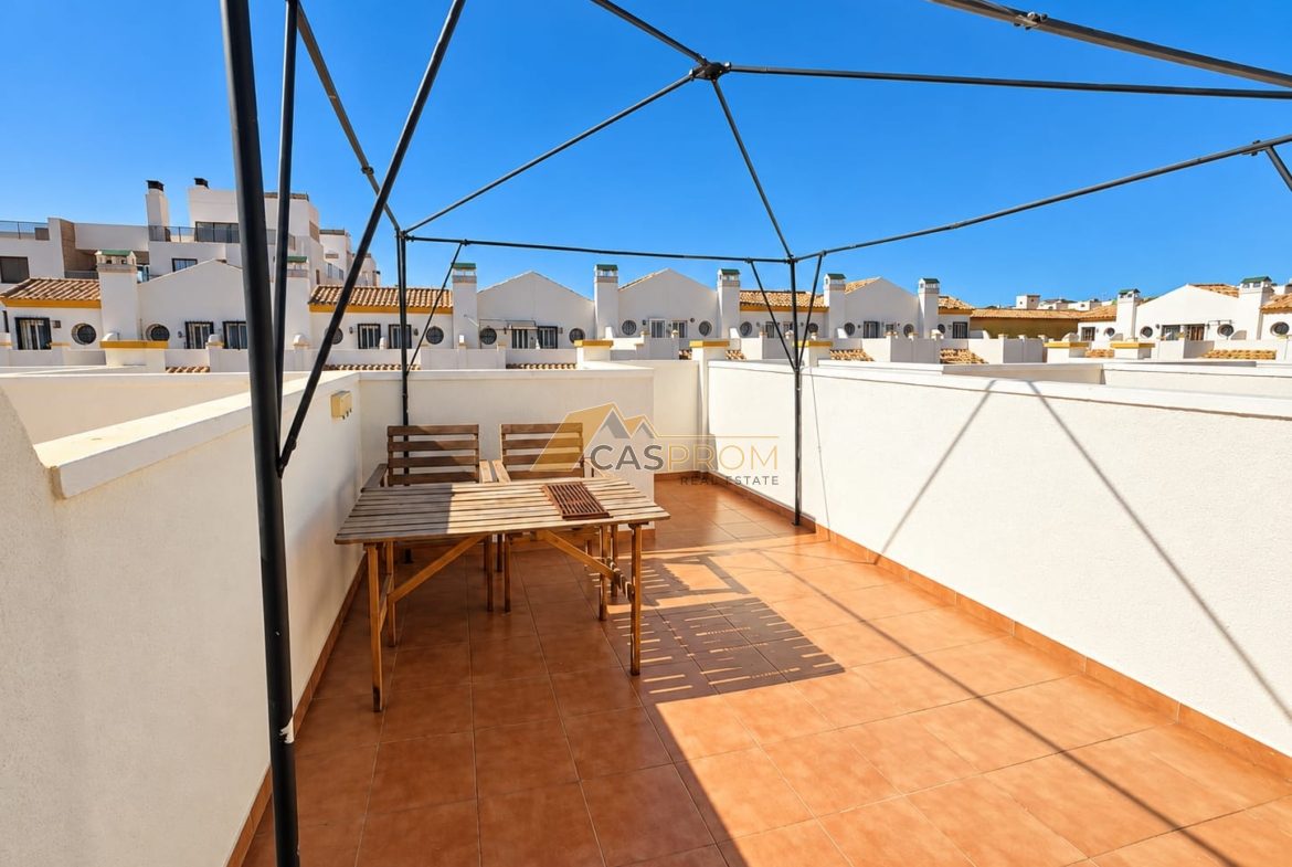 PRZYTULNY DOM SZEREGOWY Z WIDOKIEM NA MORZE W CABO ROIG