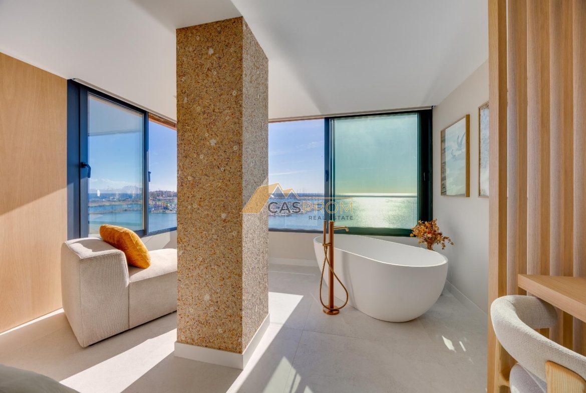 ODNOWIONY APARTAMENT PRZY PLAŻY Z WIDOKIEM NA MORZE W TORREVIEJA ACEQUION