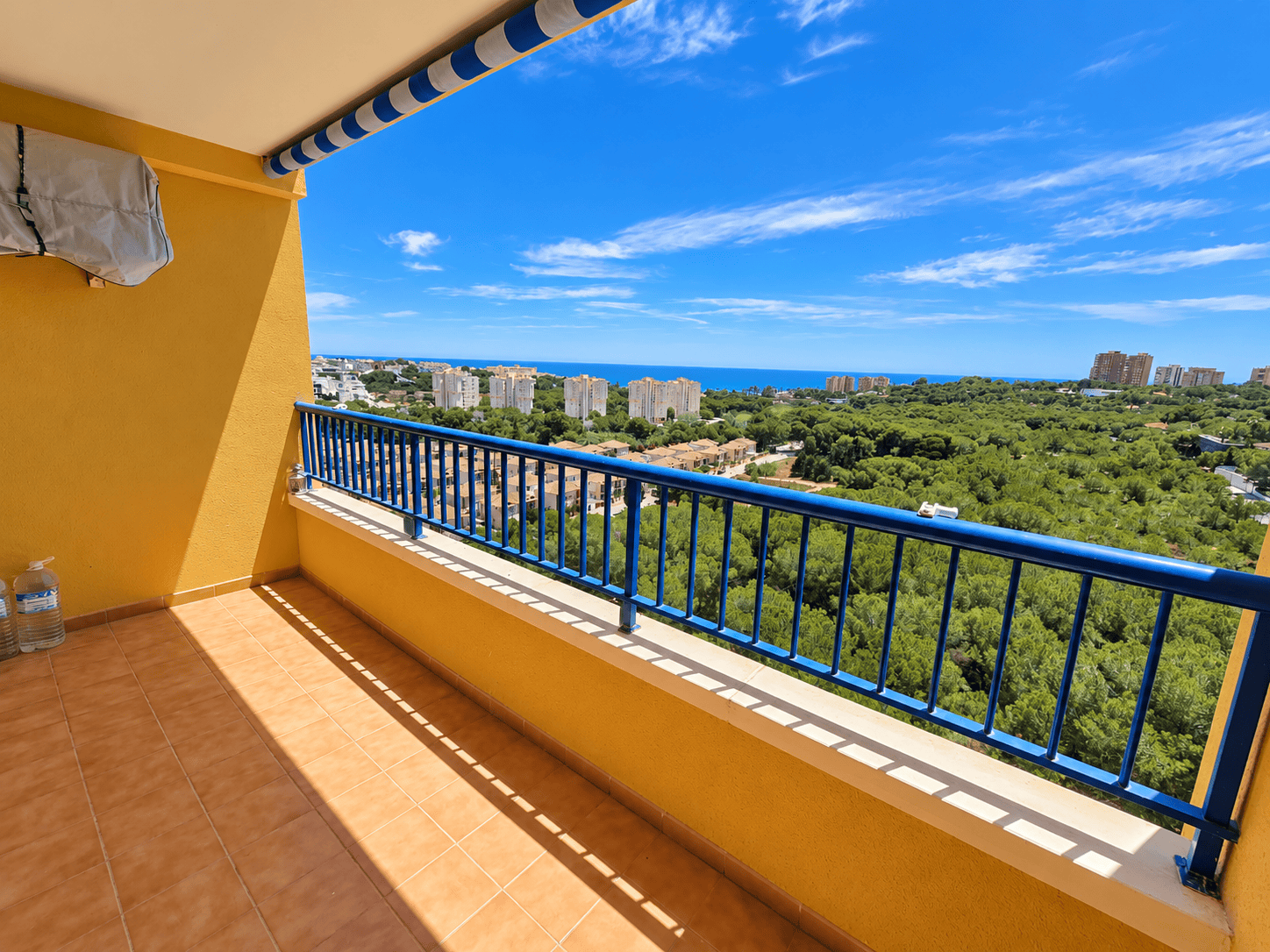 Balcón soleado con vistas al mar PRZESTRONNY APARTAMENT Z WIDOKIEM NA MORZE I LAS SOSNOWY W DEHESA DE CAMPOAMOR