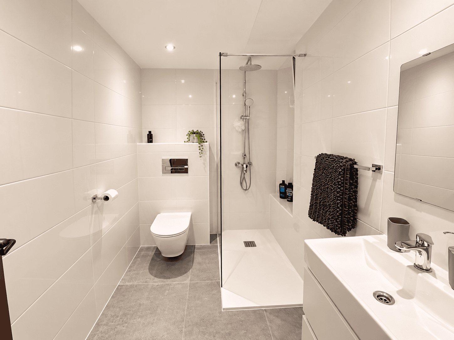 PRZESTRONNY APARTAMENT W PANORAMA PARK, ZALEDWIE 250 M OD PLAŻY W PUNTA PRIMA